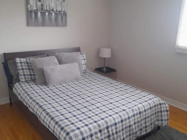 For Lease 518 Meadows Boulevard Unit# main, Mississauga, Ontario