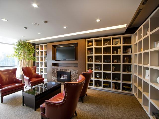 For Lease 5191 Dundas 3 Summerland Terr Street Unit# 908, Toronto, Ontario