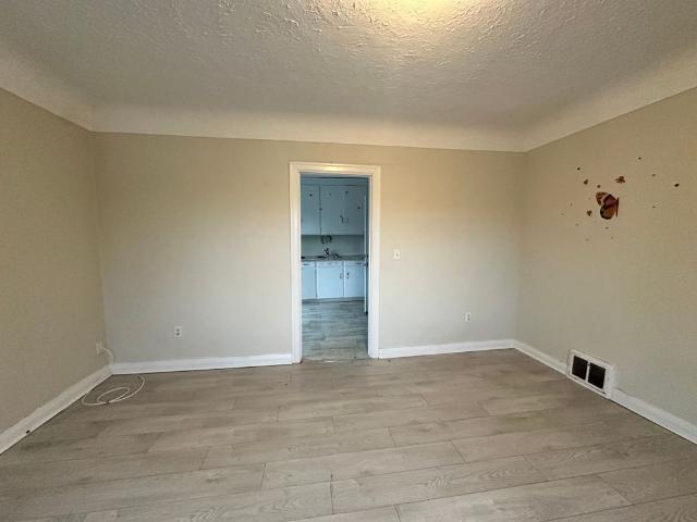 For Lease 51 Lyons Avenue Unit# 4, Welland, Ontario