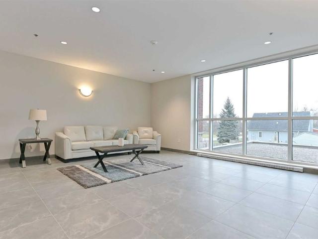 For Lease 529 South Pelham Road Unit# 208, Welland, Ontario