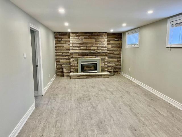 For Lease 52 Monkswood Crescent Unit# Lower, Newmarket, Ontario