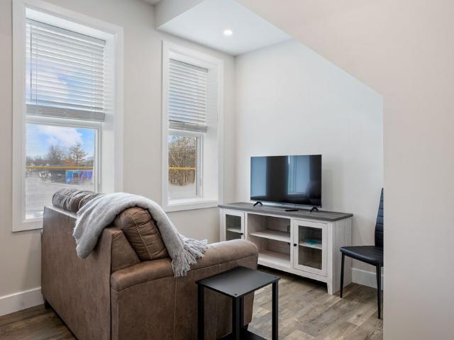 For Lease 537 Talbot Street Unit# 10, St. Thomas, Ontario