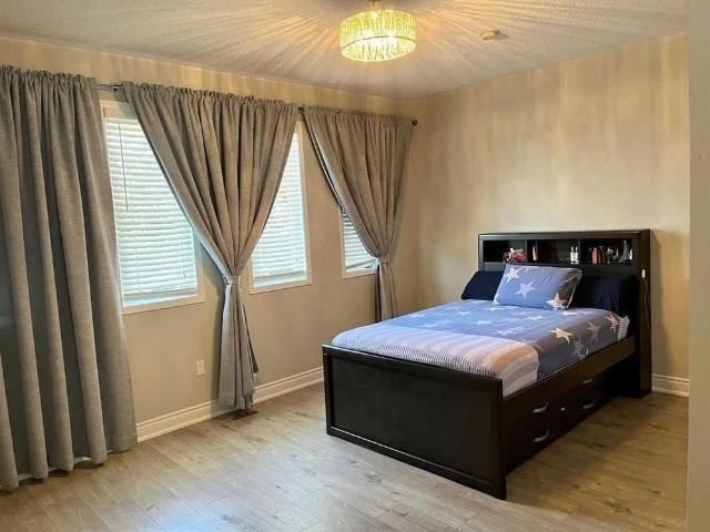 For Lease 545 Menczel Crescent Unit# Upper, Newmarket, Ontario