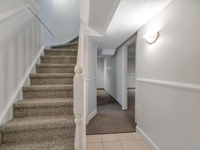 For Lease 5554 Creditrise Place, Mississauga, Ontario