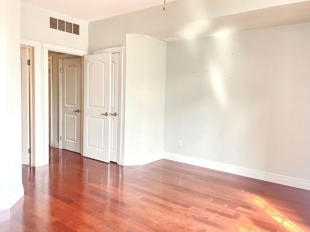 For Lease 555 King Street Unit# 204, Kitchener, Ontario