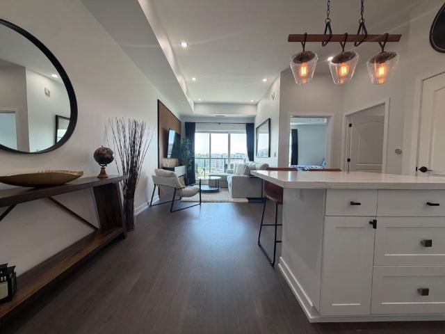 For Lease 555 William Graham Drive Unit# 404, Aurora, Ontario