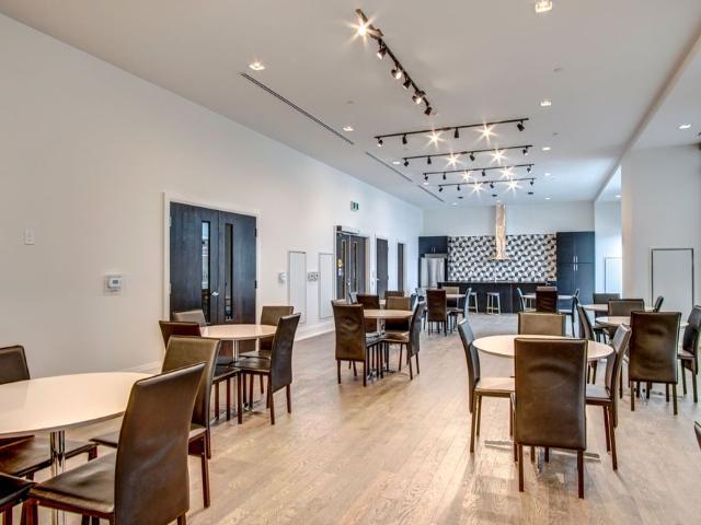 For Lease 555 William Graham Drive Unit# PH 446, Aurora, Ontario