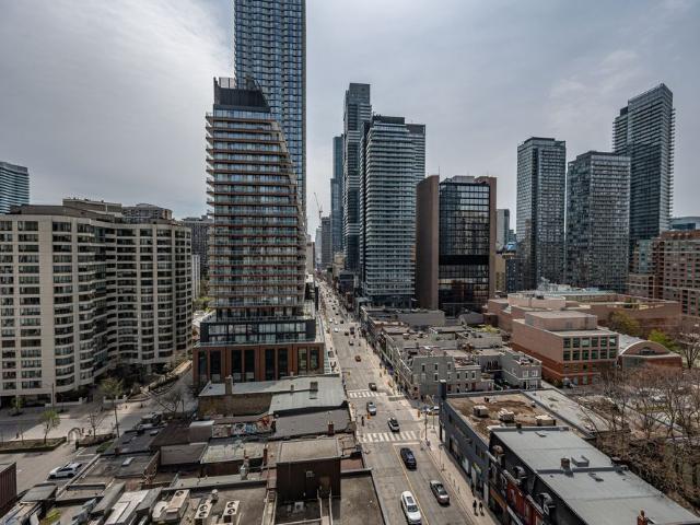 For Lease 555 Yonge Street Unit# 802, Toronto, Ontario