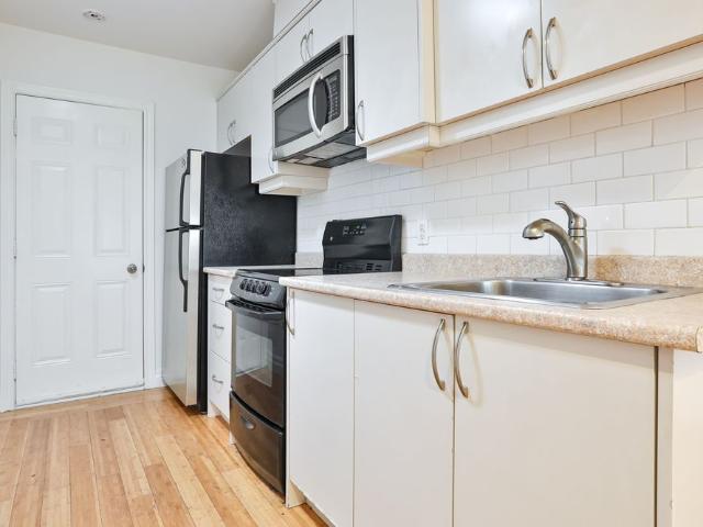 For Lease 559 Parliament Street Unit# 1, Toronto, Ontario