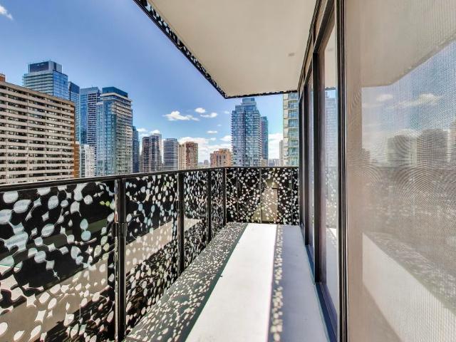 For Lease 55 Charles Street Unit# 1406, Toronto, Ontario