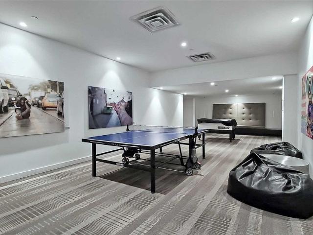 For Lease 55 Regent Park Boulevard Unit# 407, Toronto, Ontario