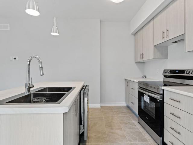 For Lease 5672 Dorchester Road Unit# #53, Niagara Falls, Ontario