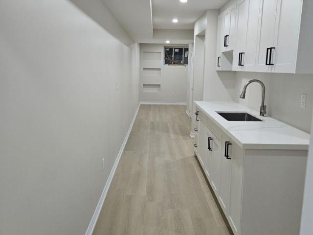 For Lease 5672 Dorchester Road Unit# 14 Lower Level, Niagara Falls, Ontario