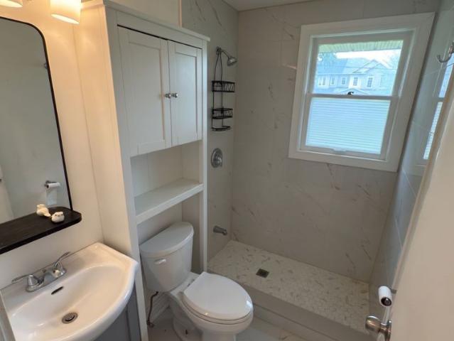For Lease 562 Mulock Court Unit# A, Newmarket, Ontario