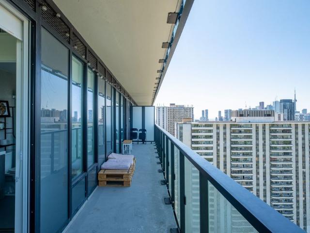 For Lease 575 Bloor Street Unit# 2302, Toronto, Ontario