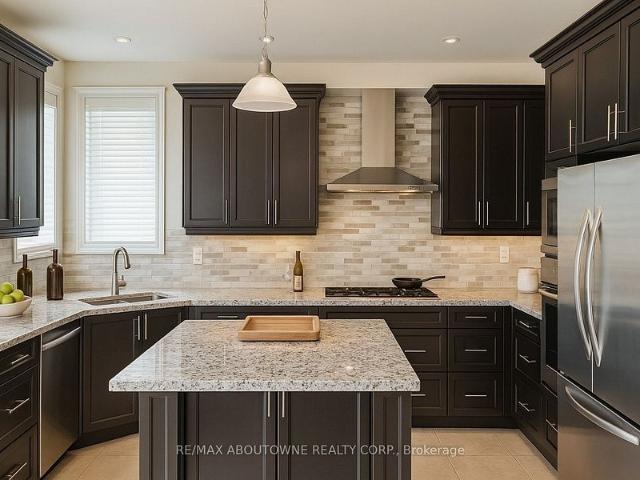 For Lease 586 HIDDEN Trail Unit# 201, Oakville, Ontario