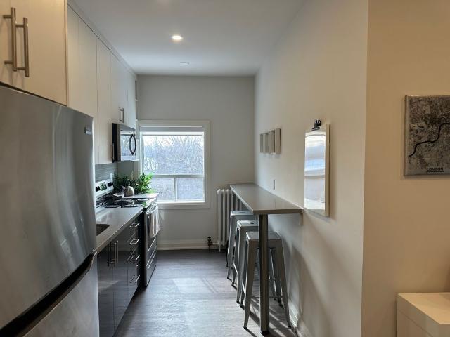 For Lease 595 St Clair Avenue Unit# 16, Toronto, Ontario