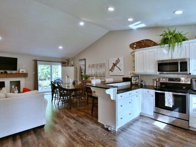 For Lease 590 OXBOW Crescent, Collingwood, Ontario