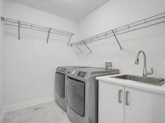 For Lease 59 MURRAY LEONARD Lane, East Gwillimbury, Ontario