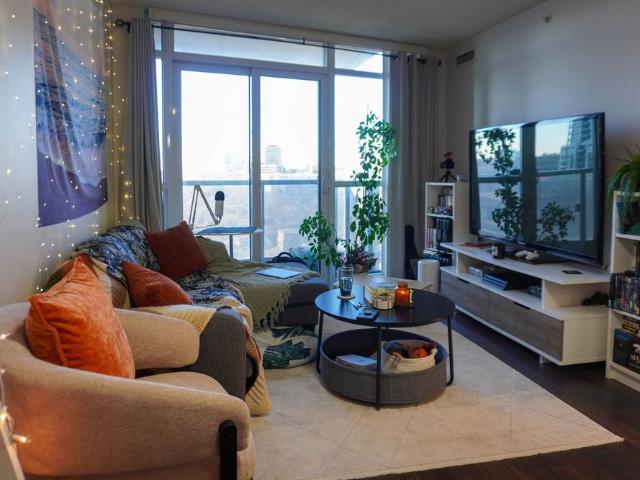 For Lease 5 Valhalla Inn Road Unit# 611, Toronto, Ontario