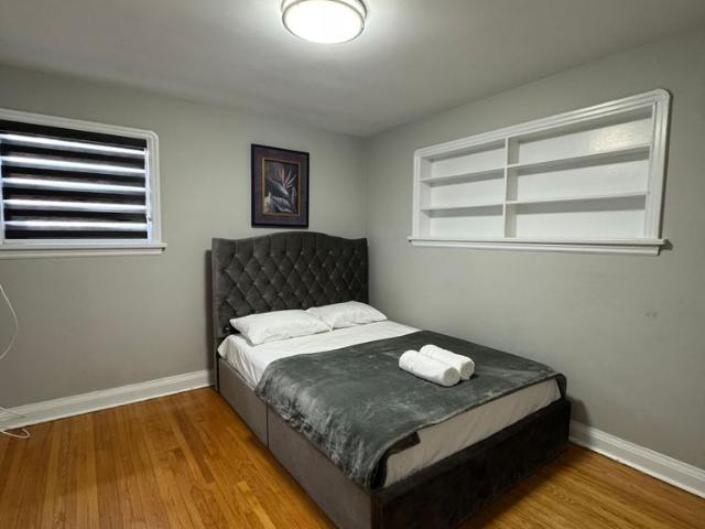 For Lease 5 Windy Ridge Drive, Toronto, Ontario