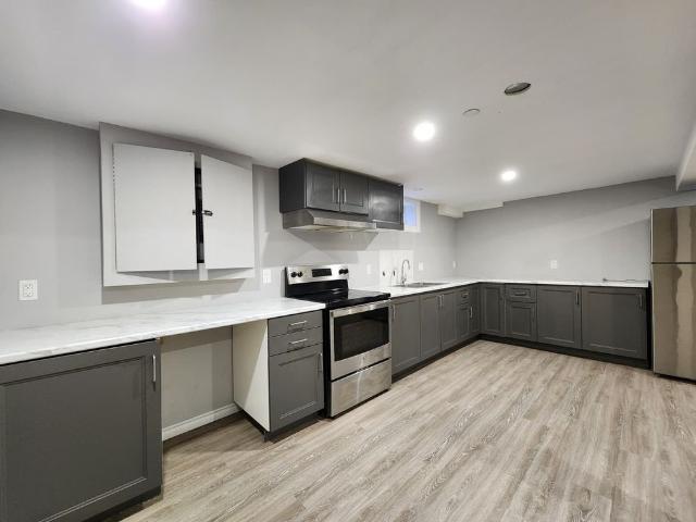 For Lease 5 CALCOTT Court Unit# LOWER, Thorold, Ontario