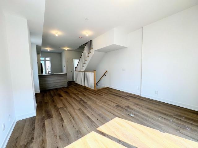 For Lease 5 Spruce Pines Crescent, Toronto, Ontario