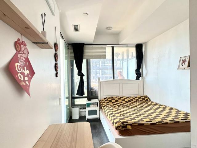 For Lease 5 St Joseph Street Unit# 2202, Toronto, Ontario
