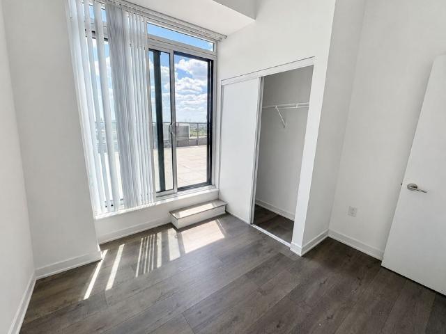 For Lease 60 Honeycrisp Crescent Unit# 1017, Vaughan, Ontario