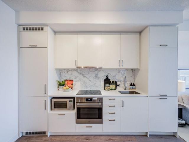 For Lease 60 Honeycrisp Crescent Unit# 717, Vaughan, Ontario