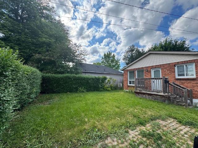 For Lease 6131 Valley Way, Niagara Falls, Ontario