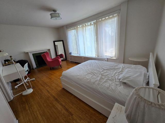 For Lease 61 Madison Avenue Unit# 2nd Flr, Toronto, Ontario