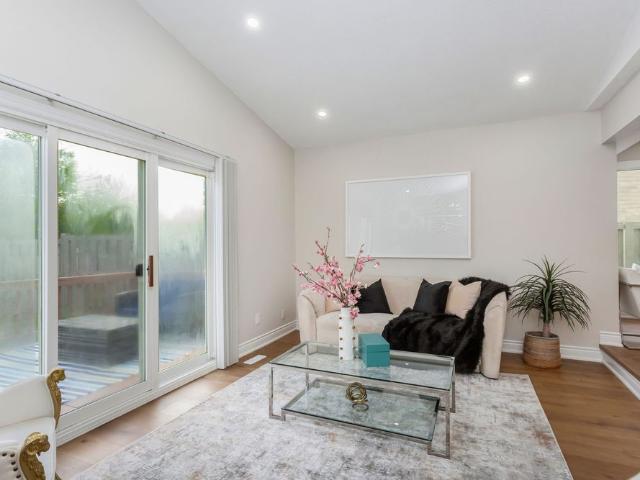 For Lease 61 Mistywood Drive Unit# UPPER, Hamilton, Ontario