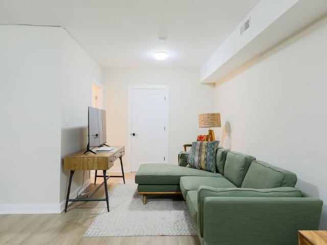 For Lease 628 Danforth Avenue Unit# 303, Toronto, Ontario