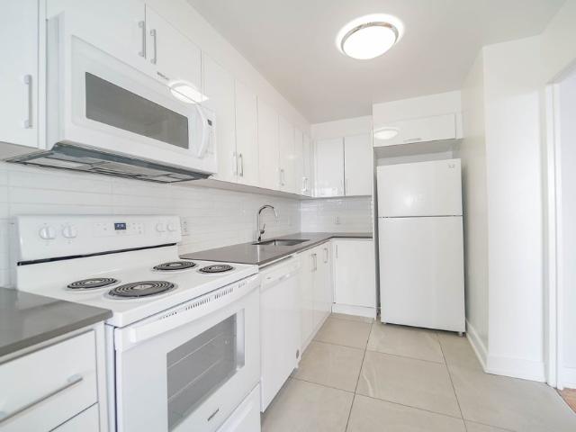 For Lease 6200 Bathurst Street Unit# 1008, Toronto, Ontario