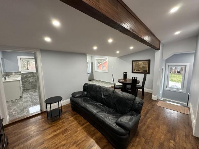For Lease 6222 Yonge Street Unit# 2, Innisfil, Ontario