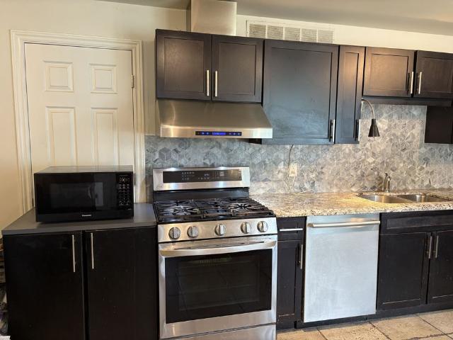 For Lease 62 Sanders Boulevard, Hamilton, Ontario