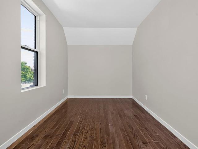 For Lease 647 Ottawa Street, Midland, Ontario
