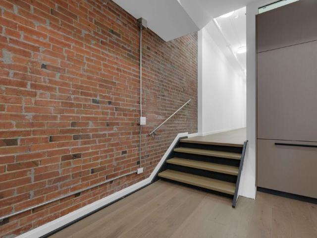 For Lease 647 College Street Unit# 101 main floor, Toronto, Ontario