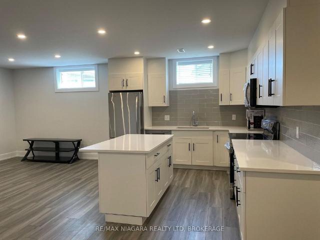 For Lease 6484 Sam Iorfida Drive, Niagara Falls, Ontario