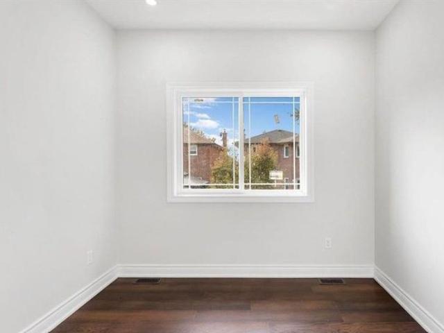 For Lease 659 Roselaire Trail Unit# 4, Mississauga, Ontario