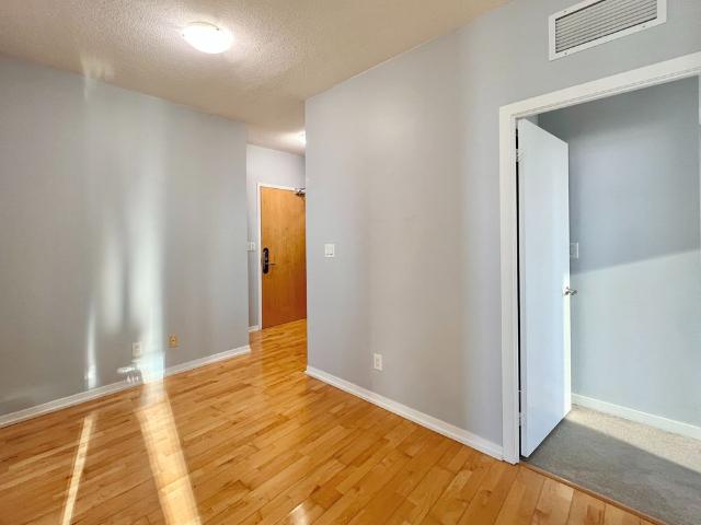 For Lease 65 Bremner Boulevard Unit# 1910, Toronto, Ontario