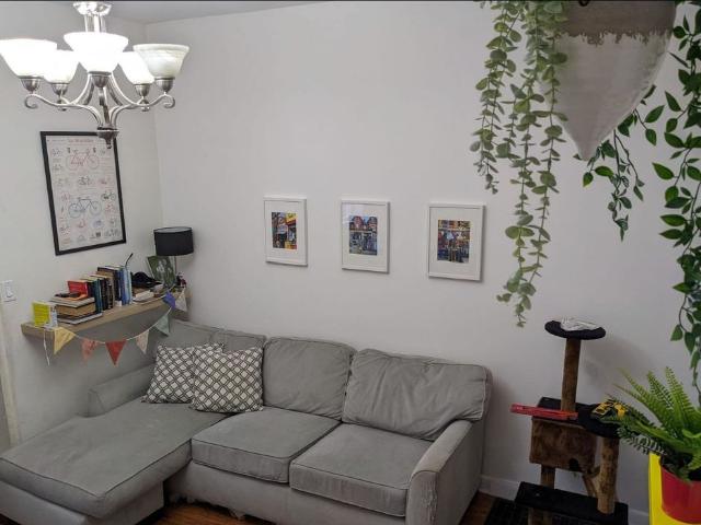 For Lease 662 Dundas Street Unit# Main, Toronto, Ontario