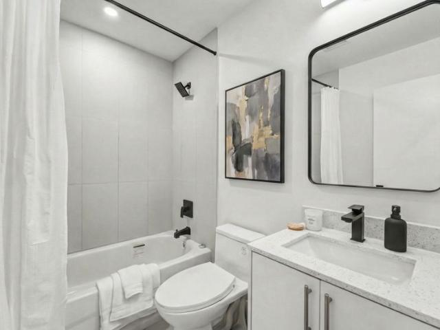For Lease 6638 Mcleod Road Unit# 318, Niagara Falls, Ontario