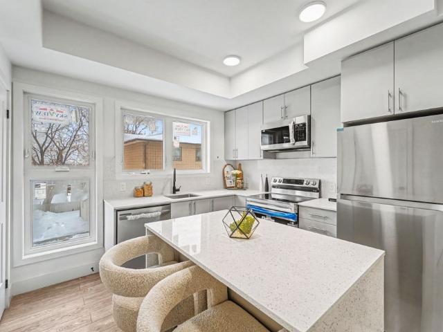 For Lease 6638 Mcleod Road Unit# 318, Niagara Falls, Ontario