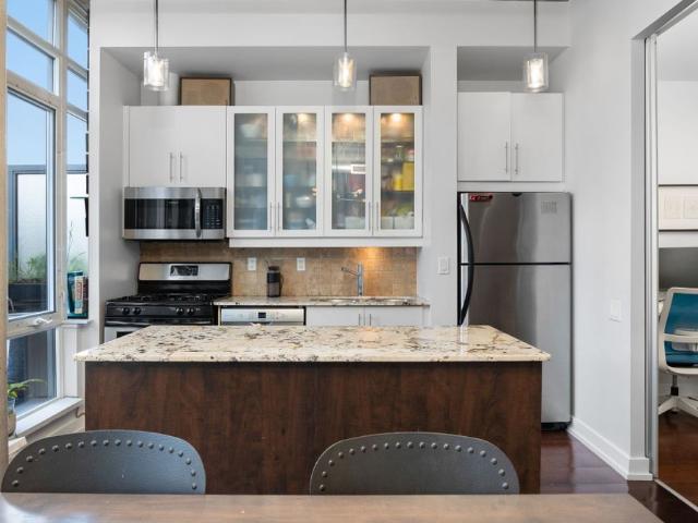 For Lease 66 Portland Street Unit# PH 805, Toronto, Ontario