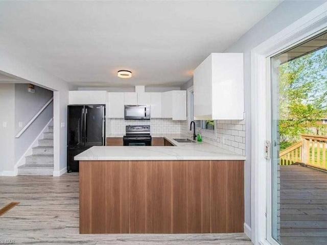 For Lease 6712 Winston Street, Niagara Falls, Ontario