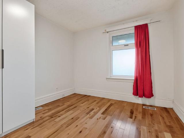 For Lease 673 Woodbine Avenue Unit# 2, Toronto, Ontario