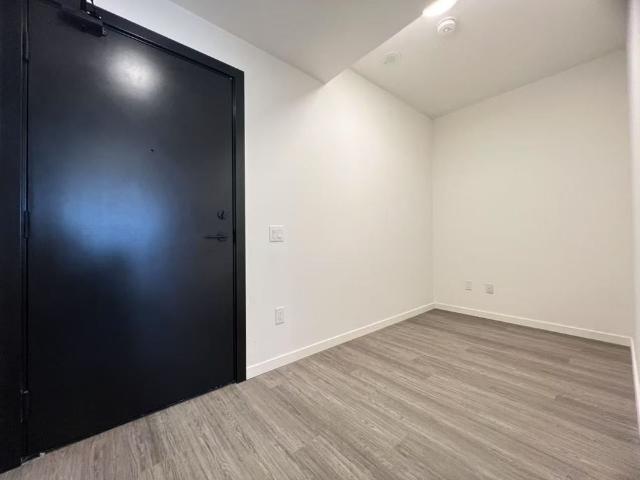 For Lease 689 The Queensway N/A Unit# 423, Toronto, Ontario