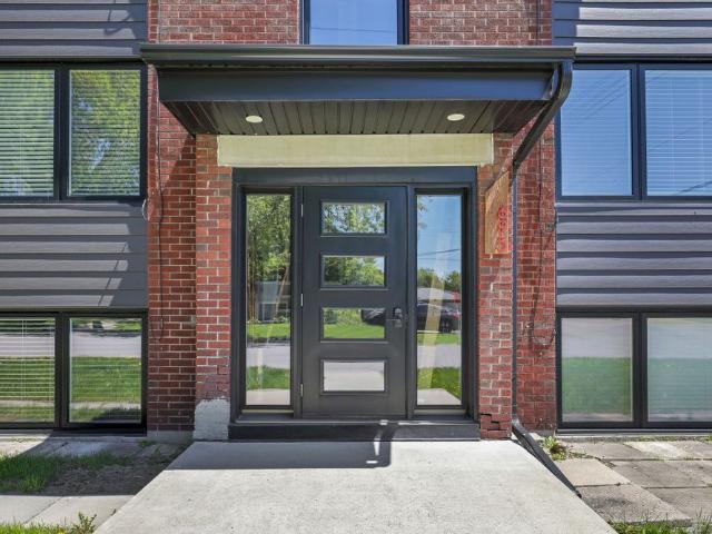 For Lease 695 Morgan Street Unit# Unit 2, Vanier and Kingsview Park, Ontario